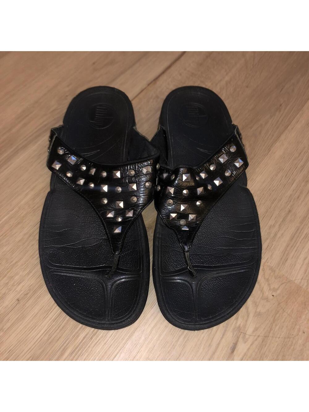 FITFLOP BLACK NOVY STUDDED SANDALS FLIP FLOPS SUEDE THONG WOMENS SIZE 8